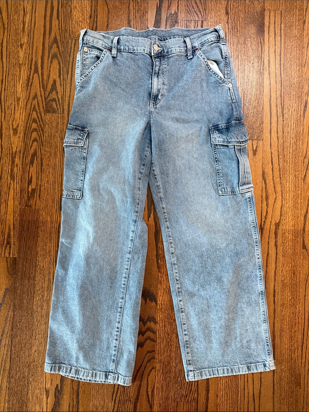GAP Women’s 31/12R Light Blue Wide Leg Cargo Jeans
